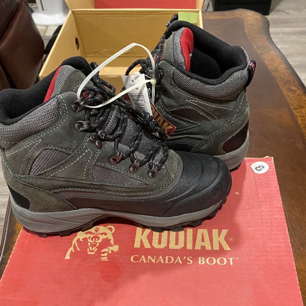 Men’s boots/ shoes